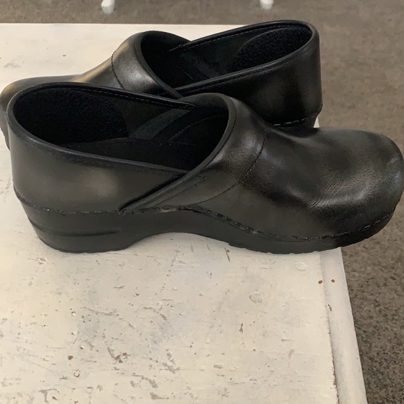 Clogs - Picture 12 of 12